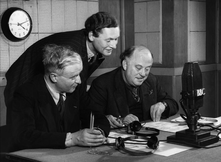 File:Roundbritainquiz 1948 brogan philips macdermont.jpg