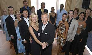 Image:Strictly come dancing series 1 cast.jpg