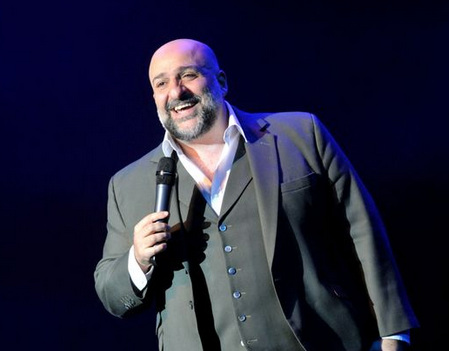 File:Omid djalili in action.jpg