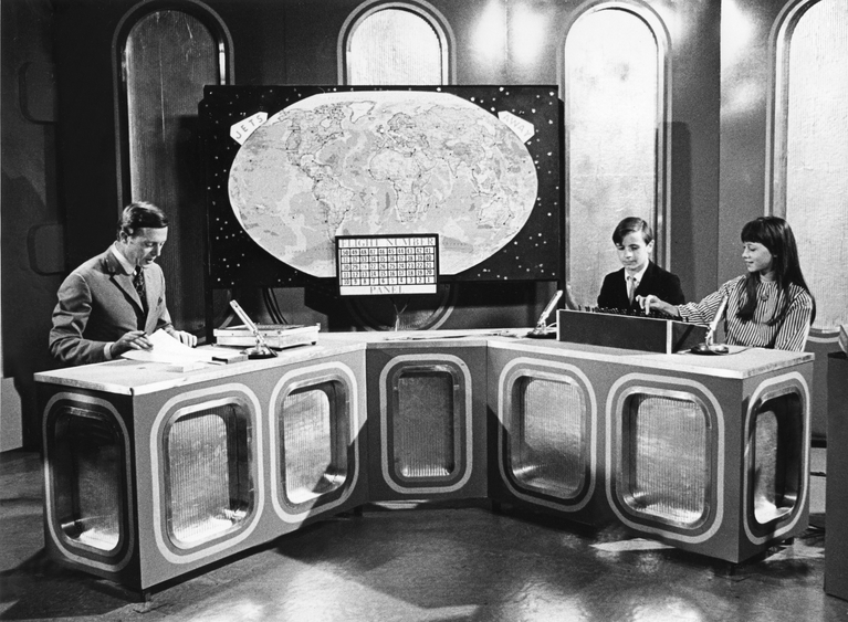 File:Crackerjack jetsaway quizgame.jpg