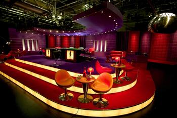File:Celebrity poker club set.jpg