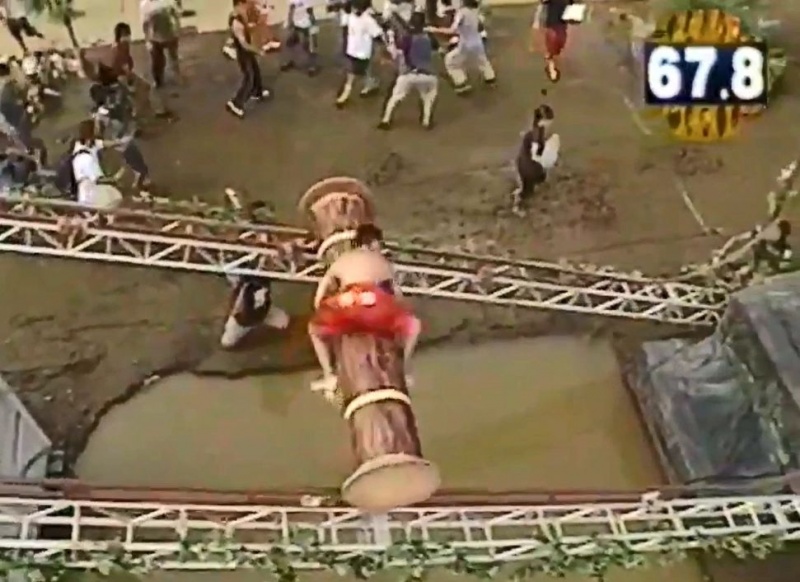File:Ninja warrior rolling log.jpg