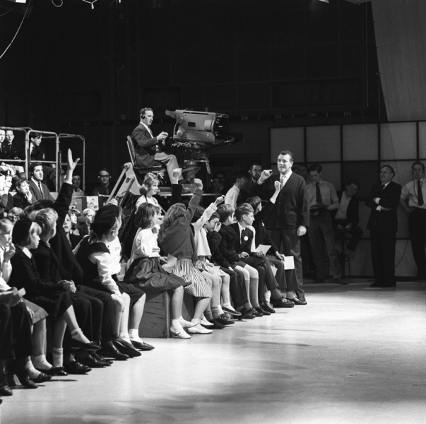 File:Topscore andrews audience.jpg