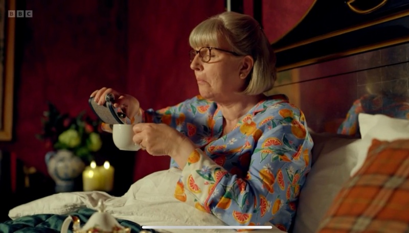 File:The traitors 2025 lisa cup of tea.jpg